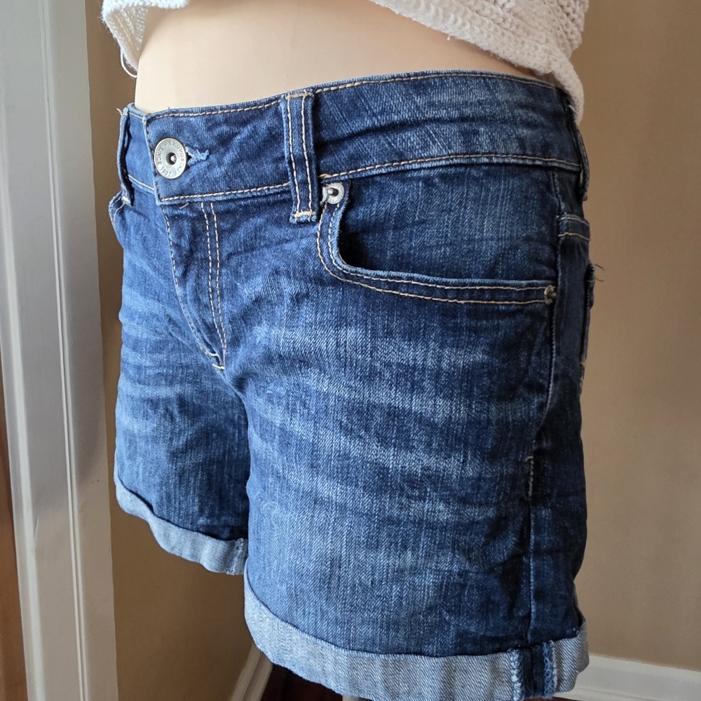 Aeropostale Dark Wash Cuffed Jean Shorts Size 5/6 VGUC - Picture 3 of 8
